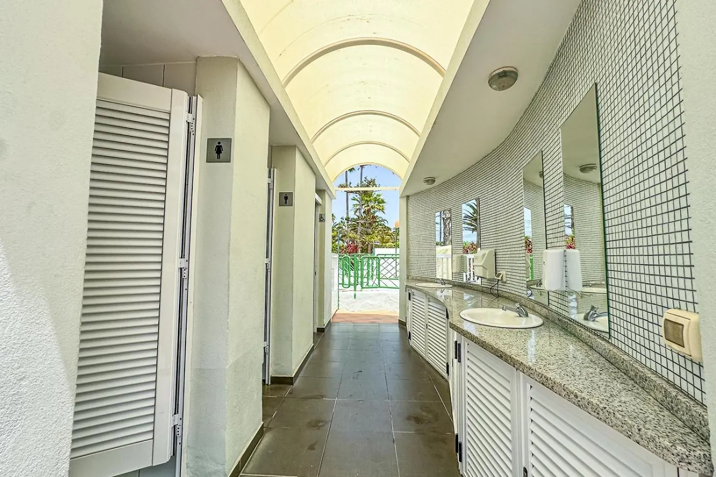 Apartment In Beachfront Complex In El Duque Area, Costa Adeje Costa Adeje  Spagna