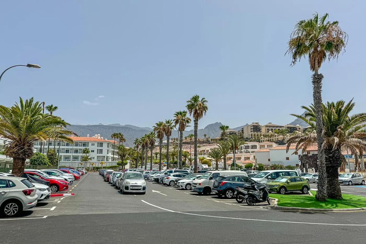 Apartment In Beachfront Complex In El Duque Area, Costa Adeje